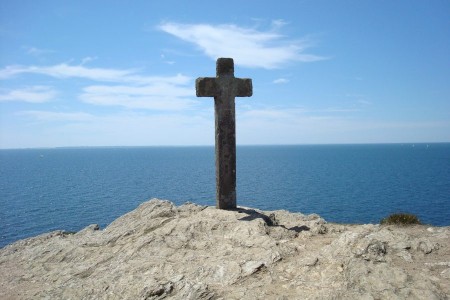 Croix à la pointe du Grand Mont sur St Gildas de Rhuys