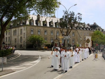 Vannes, procession de béatification de Soeur St Louis